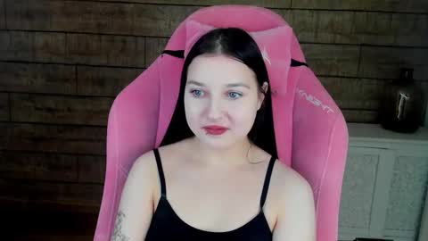 TinaBurton online show from November 2025 04:19:02 PM