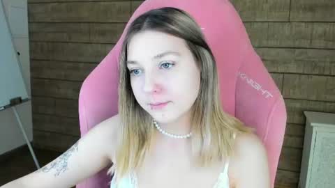 Snapshot of tinaburton chatting on June 2026 04:50:02 PM TinaBurton online show from June 2026 04:50:02 PM