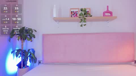 Tina online show from November 2025 11:42:02 AM