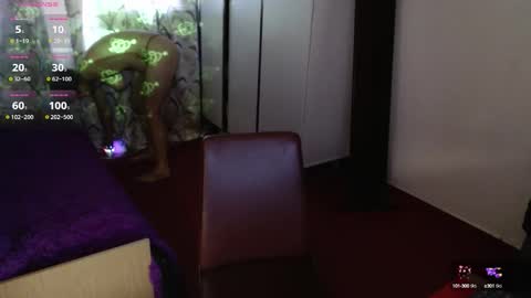 Snapshot of tinaflower chatting on September 2025 12:30:01 PM TinaFlower online show from September 2025 12:30:01 PM