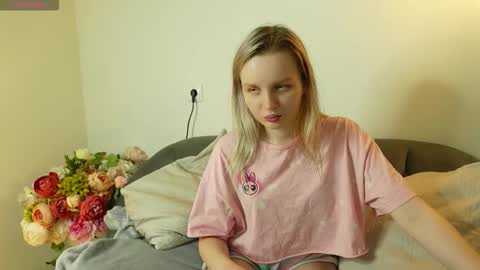 tinasiner online show from November 2025 03:51:01 PM