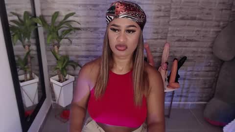 Snapshot of tinna__hottie chatting on September 2025 05:02:02 PM Tinna Goddess online show from September 2025 05:02:02 PM