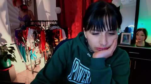 I AM BELLA  ----------- follow my  IG  TINNS 69 online show from November 2025 01:48:02 AM