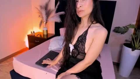 Tina Moon online show from March 2026 01:44:01 AM