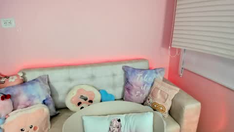 tiny_cora online show from May 2026 04:36:02 PM