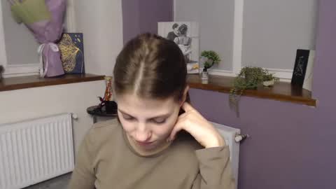 Gloria online show from February 2025 07:47:02 PM