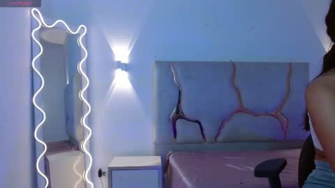 tiny_tay online show from March 2026 01:35:02 PM