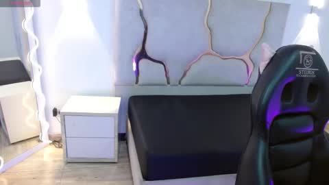 tiny_tay online show from March 2026 11:27:02 AM