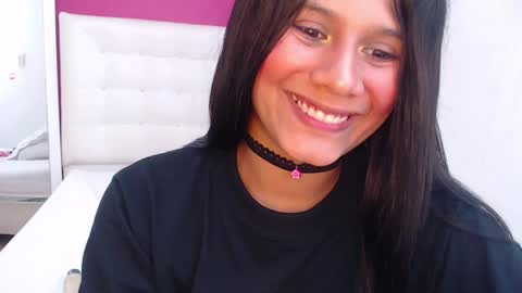 tiny_whore18 online show from December 2024 07:11:02 PM