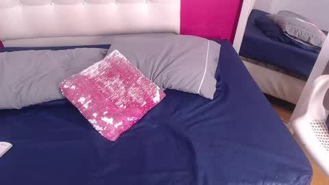 tiny_whore18 online show from October 2025 04:18:02 PM