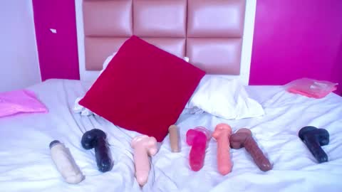 tiny_whore18 online show from December 2025 07:53:02 PM