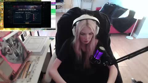 stage Kylie Sinner  brand CLITBAIT online show from February 2025 09:15:01 PM