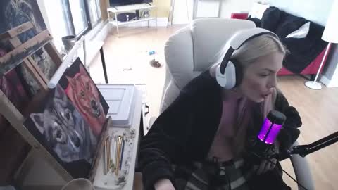 stage Kylie Sinner  brand CLITBAIT online show from February 2025 08:24:01 PM