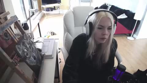 stage Kylie Sinner  brand CLITBAIT online show from February 2025 03:52:01 PM