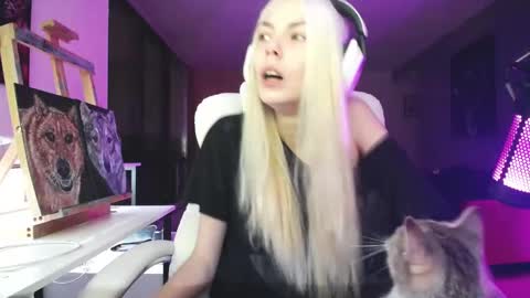 stage Kylie Sinner  brand CLITBAIT online show from September 2025 01:31:02 AM