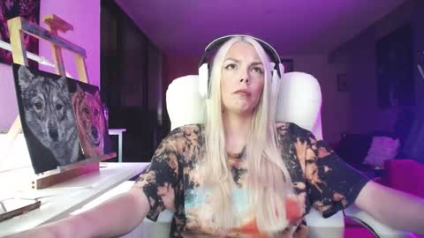 stage Kylie Sinner  brand CLITBAIT online show from September 2025 05:24:01 AM