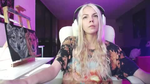 stage Kylie Sinner  brand CLITBAIT online show from September 2025 11:10:02 PM