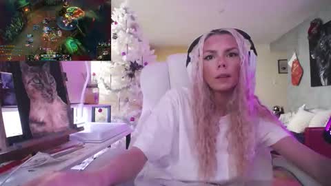 stage Kylie Sinner  brand CLITBAIT online show from January 2026 12:54:01 PM