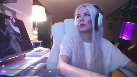 stage Kylie Sinner  brand CLITBAIT online show from April 2026 08:04:02 AM