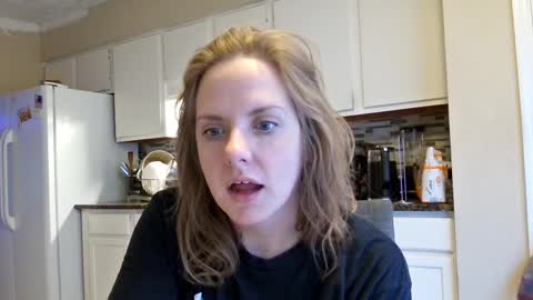 Snapshot of tinywithtiddies chatting on October 2025 01:42:02 PM tinywithtiddies online show from October 2025 01:42:02 PM