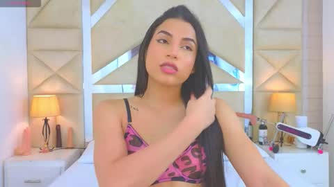 Tiphani Walker online show from January 2026 12:02:01 AM