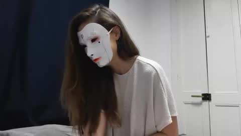 Tinks online show from November 2025 09:48:02 PM