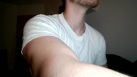 Snapshot of tiwe_ chatting on June 2026 03:48:01 PM HornyGentleman online show from June 2026 03:48:01 PM