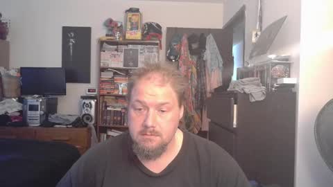 Snapshot of toede_0 chatting on April 2026 04:42:02 PM Toede online show from April 2026 04:42:02 PM