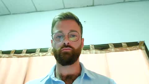 Snapshot of toffbuck chatting on January 2025 04:44:02 AM ToffBuck online show from January 2025 04:44:02 AM