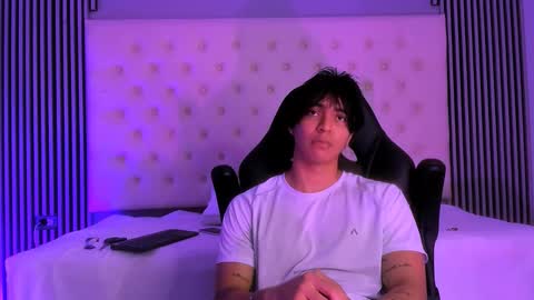 toji lee online show from November 2025 10:54:01 PM