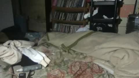 small man online show from April 2026 06:19:01 PM