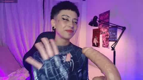 Snapshot of tokyo_blues chatting on October 2025 07:53:01 AM  Halsey  Sofii  online show from October 2025 07:53:01 AM