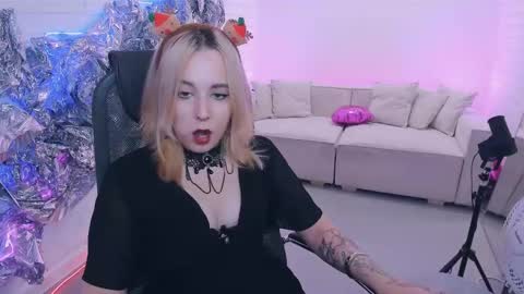 Tolli Moll online show from December 2024 09:09:01 AM