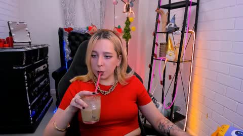 Tolli Moll online show from December 2024 09:03:01 AM