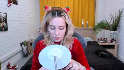 Tolli Moll online show from December 2024 05:11:02 AM