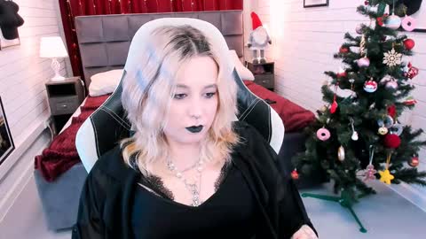 Tolli Moll online show from January 2025 12:13:02 PM