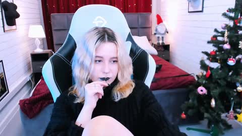 Tolli Moll online show from January 2025 11:29:02 AM