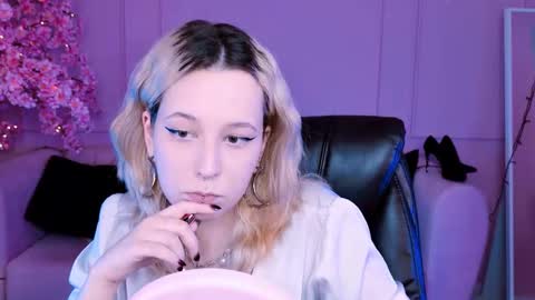 Tolli Moll online show from January 2025 05:20:02 AM