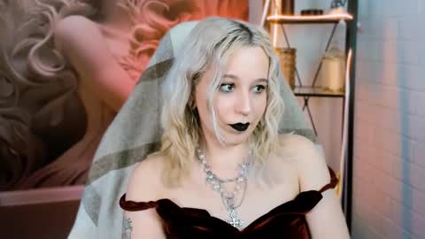 Tolli Moll online show from February 2025 04:13:02 PM