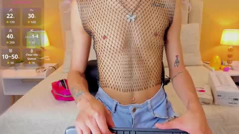 Snapshot of tom_affleck chatting on April 2026 06:28:01 PM tom_affleck online show from April 2026 06:28:01 PM