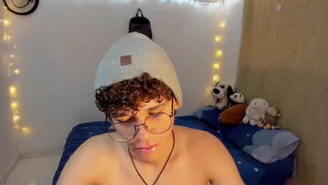 Tom Blue online show from November 2025 01:02:02 PM