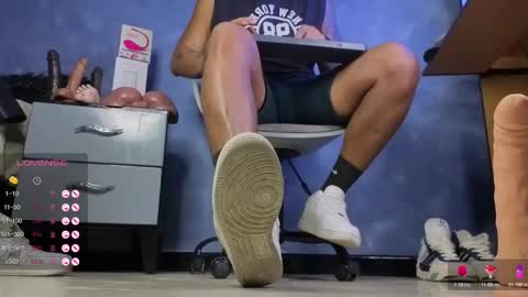 Tom online show from February 2026 12:55:02 AM