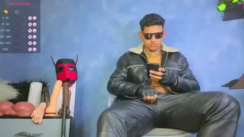 Snapshot of tom_brown12 chatting on July 2026 12:53:01 PM Tom online show from July 2026 12:53:01 PM