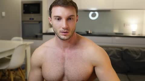 Tom online show from December 2025 07:12:01 AM