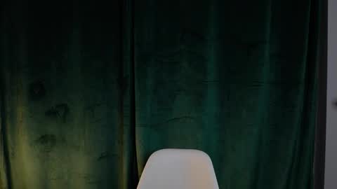 Tom online show from April 2026 06:20:01 PM