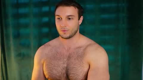 Snapshot of tom_fordd chatting on June 2026 03:28:02 PM Tom online show from June 2026 03:28:02 PM