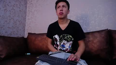 Tom online show from April 2026 08:13:02 PM