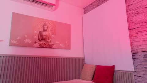 Snapshot of tom_muscle1 chatting on December 2025 11:37:02 AM Tom muscle1 online show from December 2025 11:37:02 AM