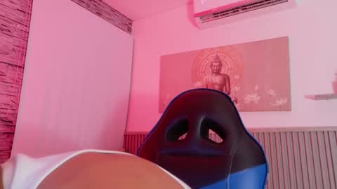 Snapshot of tom_muscle1 chatting on January 2026 11:56:01 AM Tom muscle1 online show from January 2026 11:56:01 AM