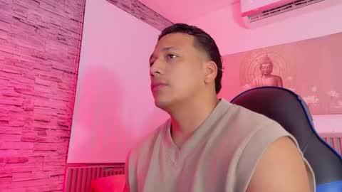 Snapshot of tom_muscle1 chatting on February 2026 11:50:01 AM Tom muscle1 online show from February 2026 11:50:01 AM